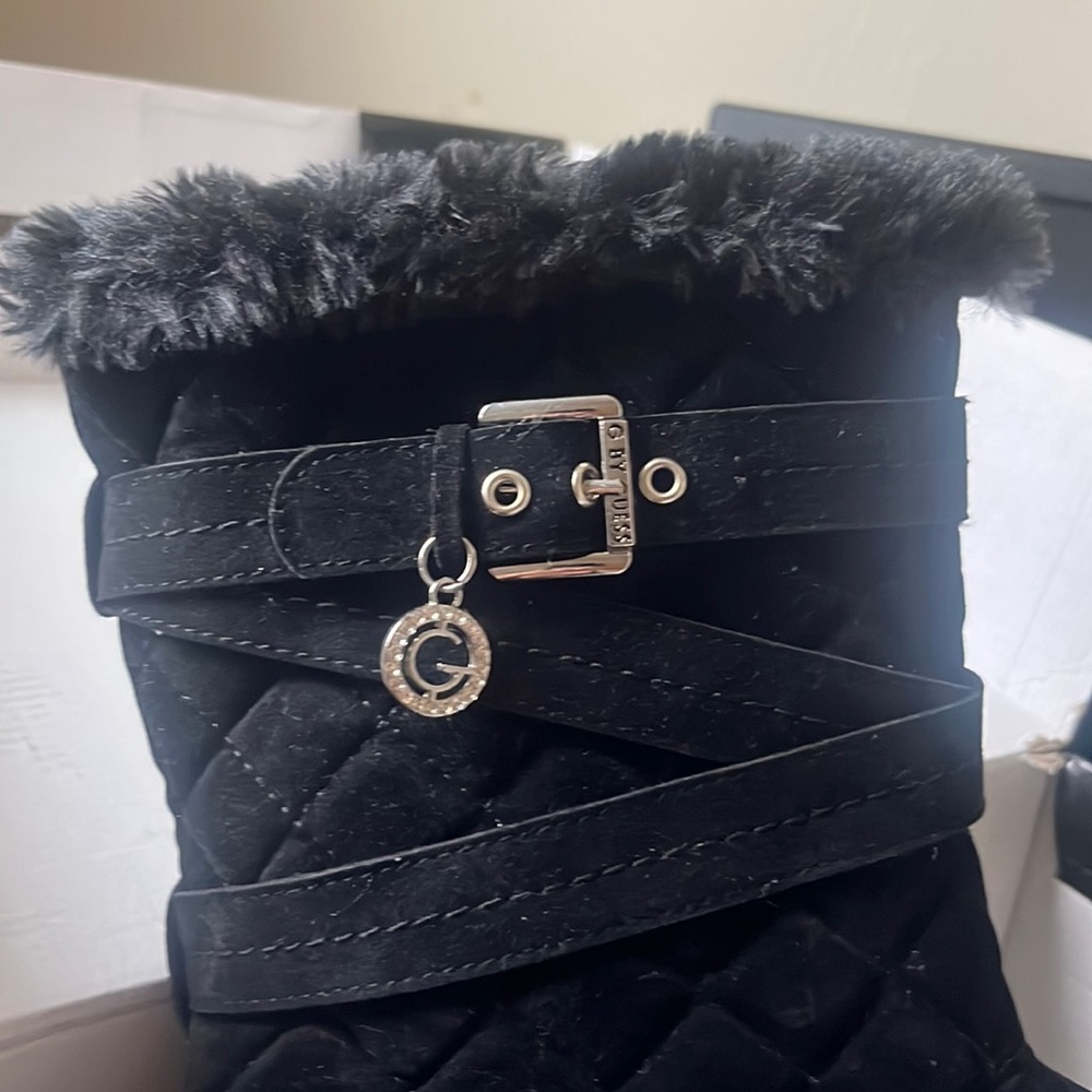 Guess boots